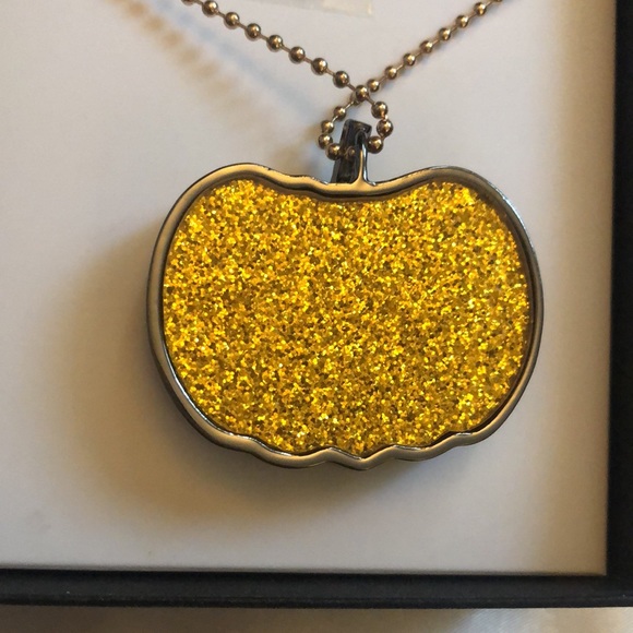 Betsey Johnson Gold Tone 3D Acrylic Pumpkin Pendant Necklace NIB - Picture 10 of 13